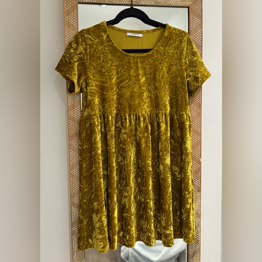 Women’s Glamorous Velvet Baby Doll Dress in Rich Gold